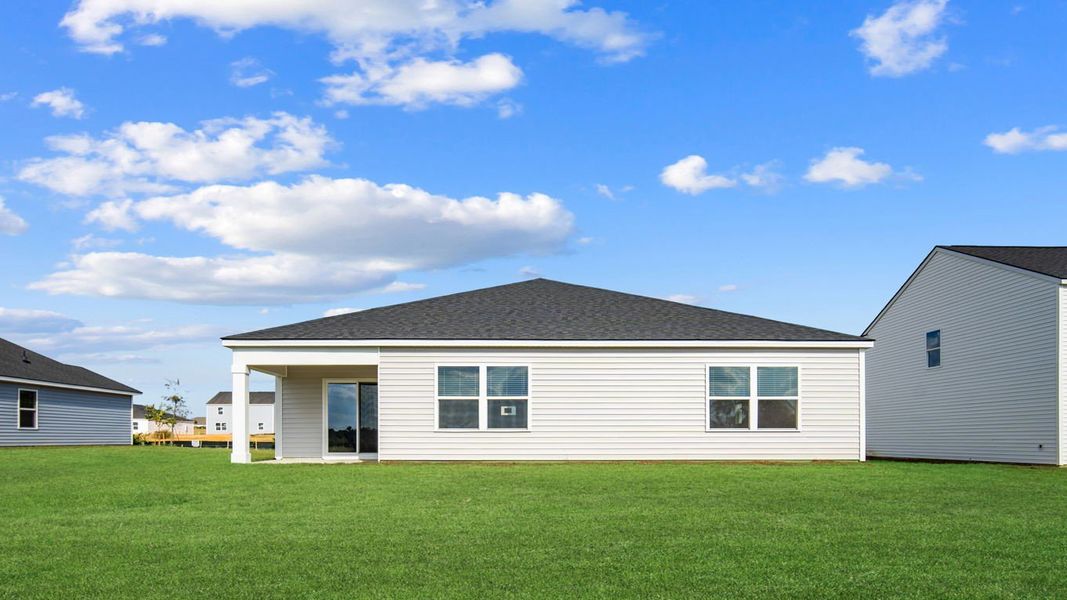 Exterior details and patio area of a home in Holly Oaks, Statesboro (Image 4).