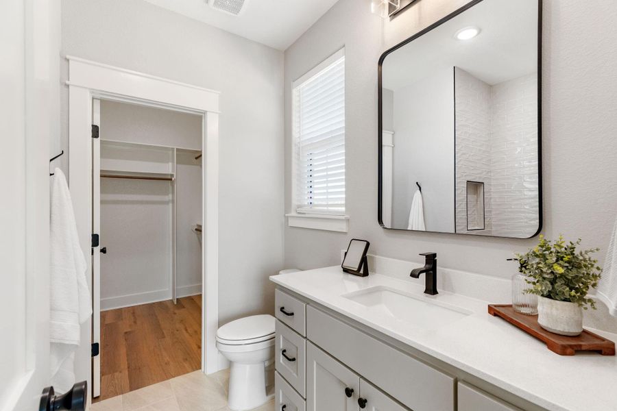 Furnished interior view inside a new home in , Bryan (Image 15).