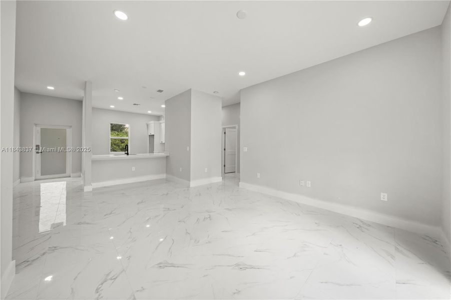 Spacious, unfurnished interior of a new home in , Lehigh Acres (Image 16).