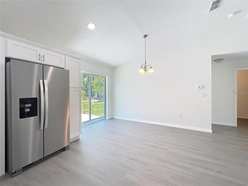 Spacious, unfurnished interior of a new home in , Dunnellon (Image 26).