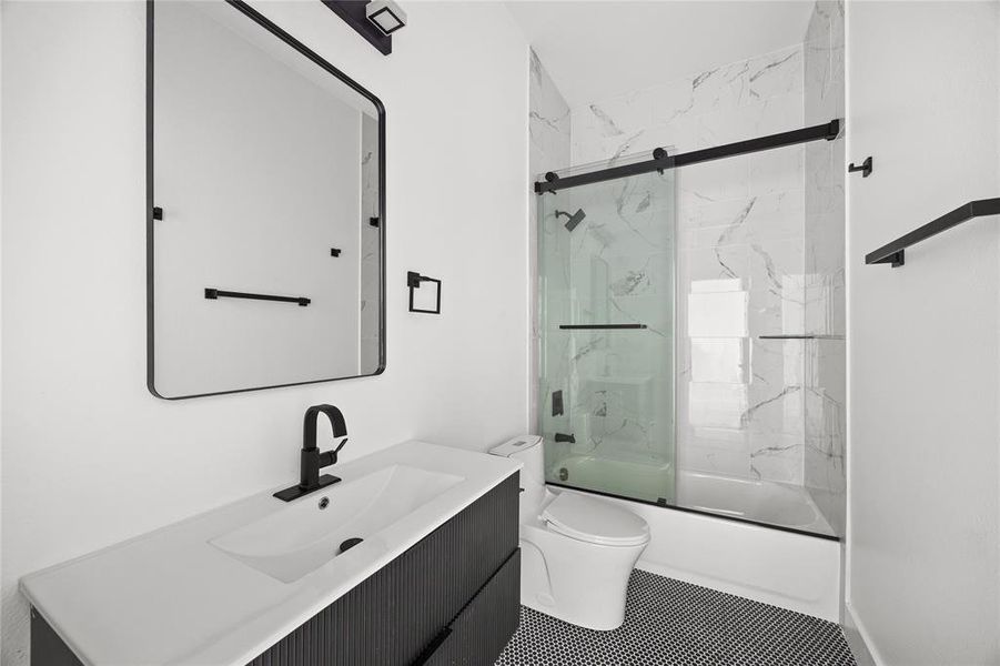 Furnished interior view inside a new home in , Mabank (Image 4).