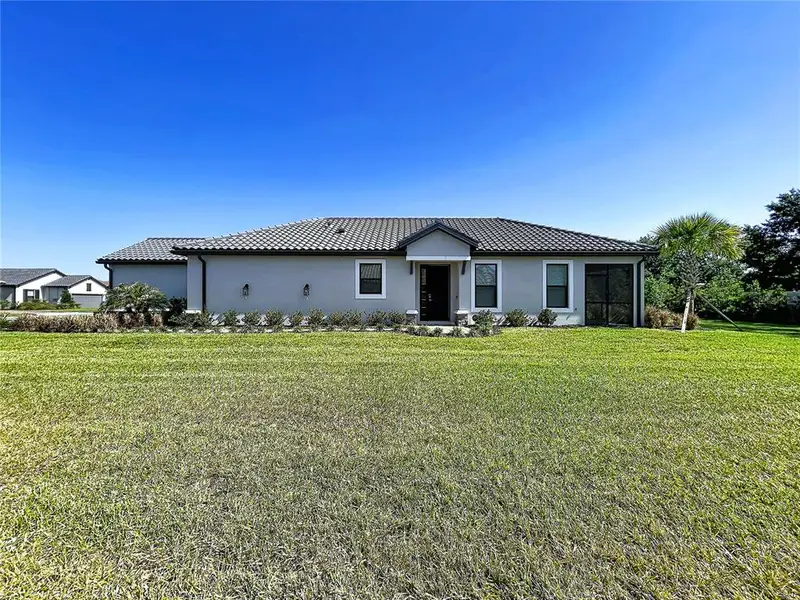 Exterior details and patio area of a home in , Wesley Chapel (Image 4).