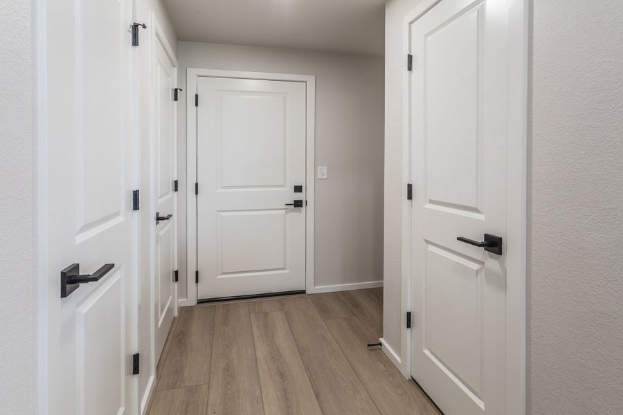 Spacious, unfurnished interior of a new home in Trailside, Timnath (Image 30).