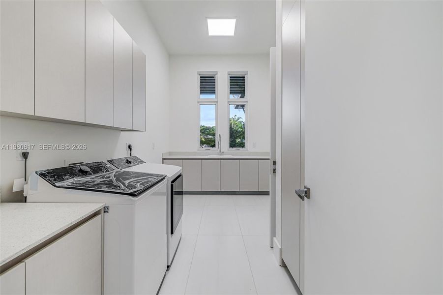 Furnished interior view inside a new home in , Biscayne Park (Image 42).