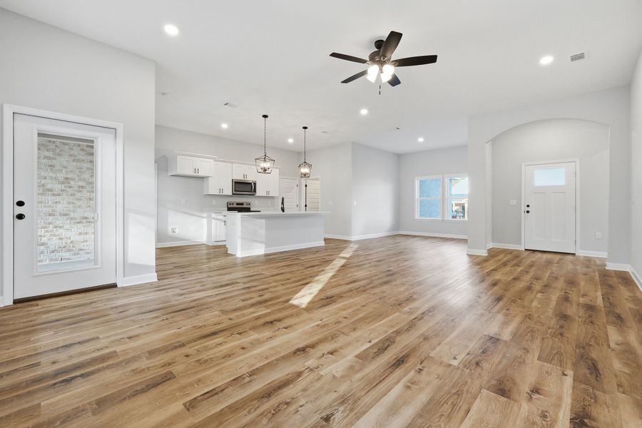 Spacious, unfurnished interior of a new home in , Crestview (Image 22).