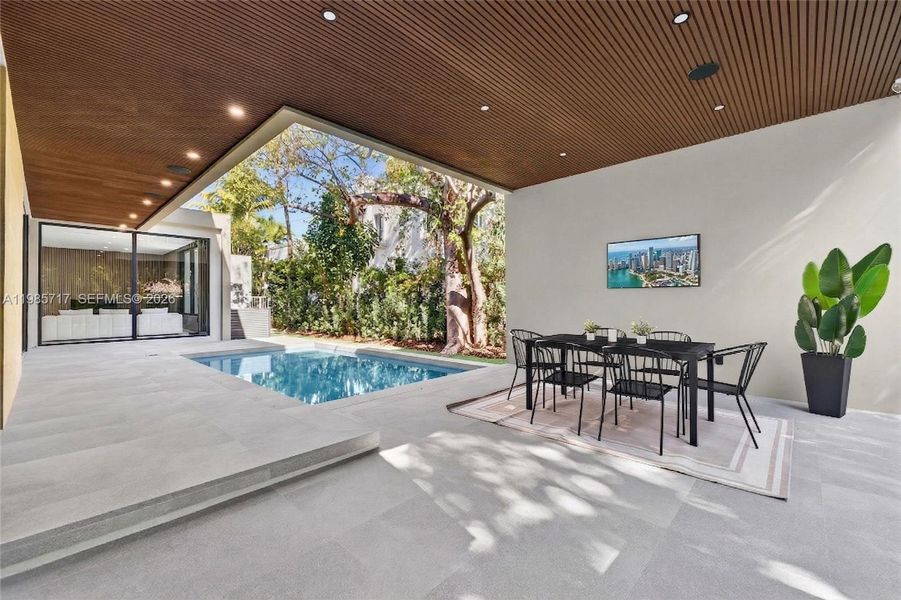 Exterior details and patio area of a home in , Miami (Image 31).