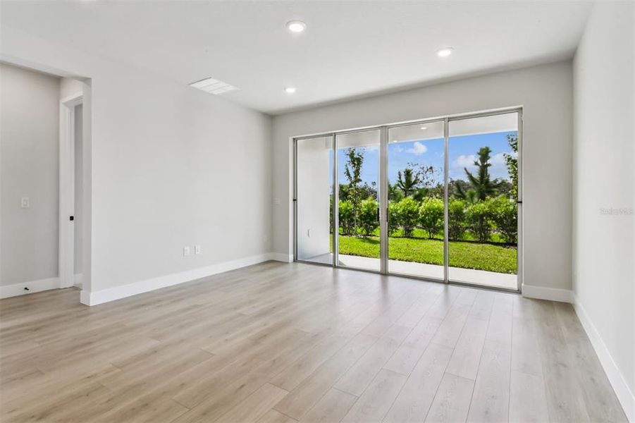 Spacious, unfurnished interior of a new home in Chapel Crossings - Garden Series, Wesley Chapel (Image 29).