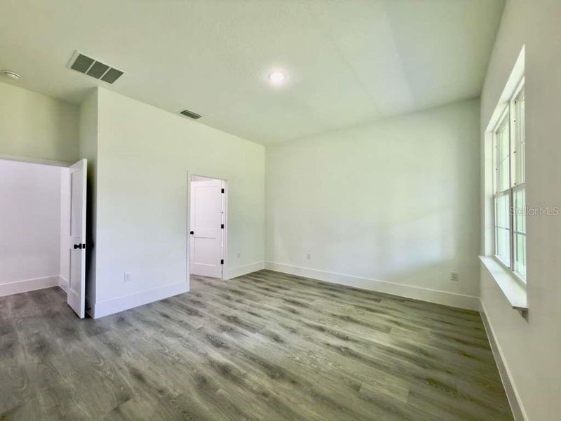 Spacious, unfurnished interior of a new home in , Ocala (Image 48).
