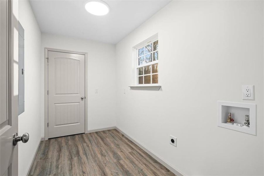 Spacious, unfurnished interior of a new home in , Dalton (Image 30).