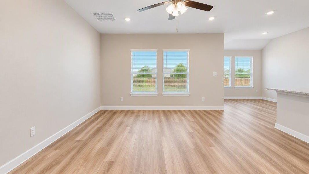 Spacious, unfurnished interior of a new home in Royal Oak South, Corpus Christi (Image 9).