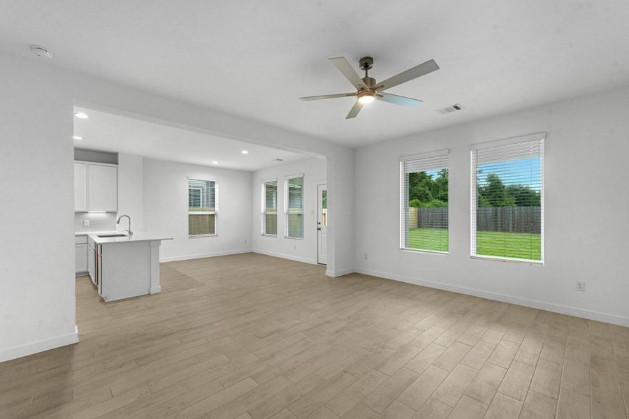 Spacious, unfurnished interior of a new home in Cypresswood Landing, Humble (Image 22).