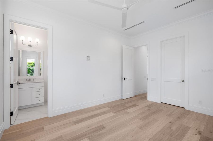 Spacious, unfurnished interior of a new home in , Boca Grande (Image 32).