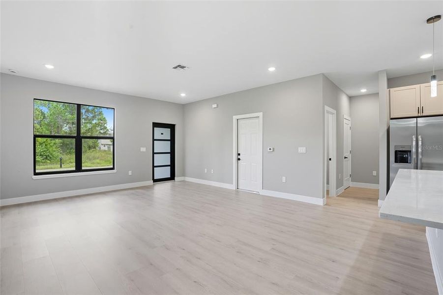 Spacious, unfurnished interior of a new home in , Lehigh Acres (Image 15).