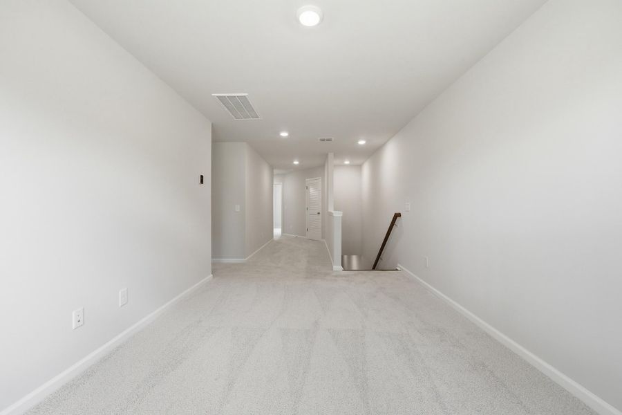 Spacious, unfurnished interior of a new home in , Charleston (Image 20).