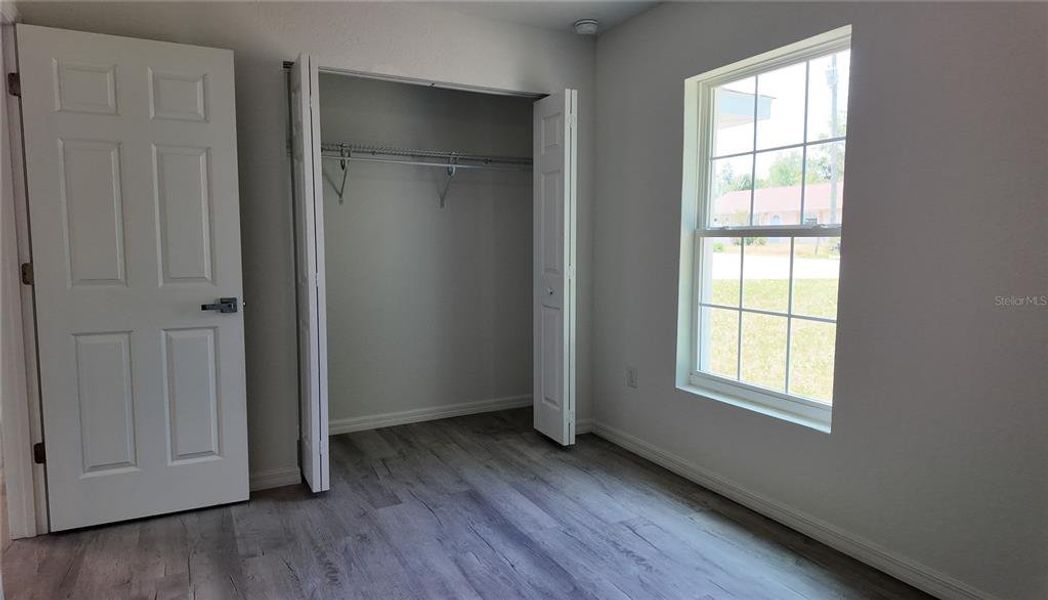 Spacious, unfurnished interior of a new home in , Ocala (Image 4).