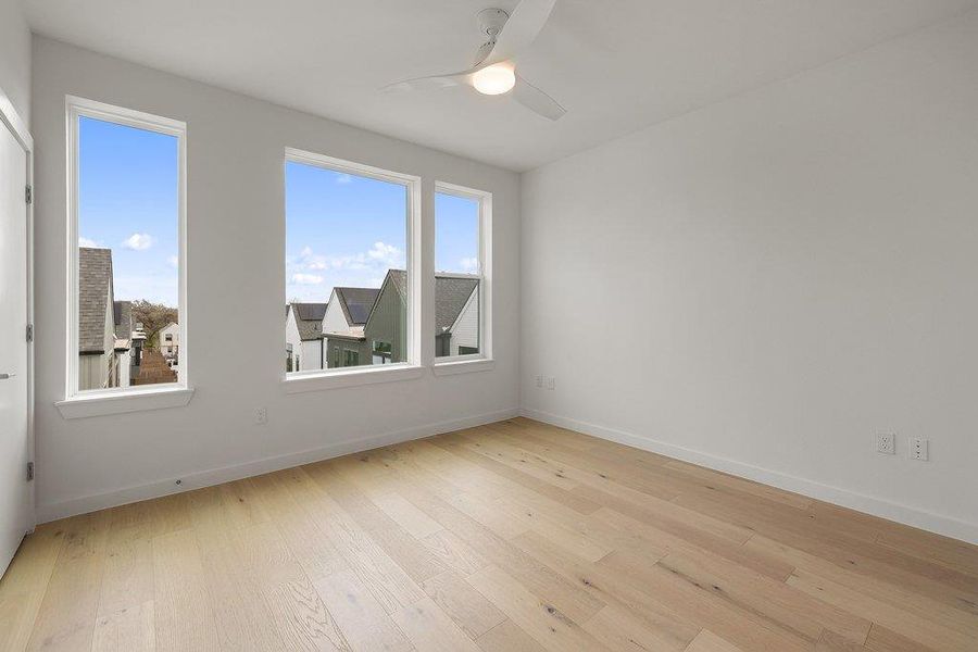 Images are for illustrative purposes only. Photos reflect a similar floor plan and are intended to convey the overall look and feel of the interiors.