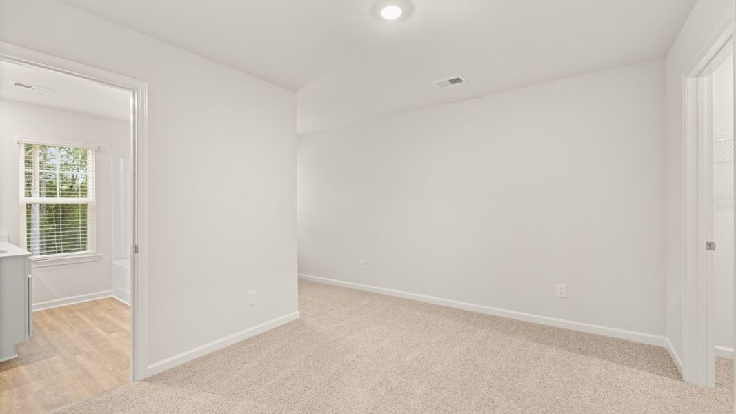 Representative unfurnished interior of a home built from the Stratford by D.R. Horton in Independence Villas and Townhomes, Loganville (Image 31).