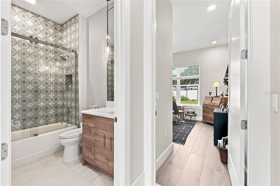 Furnished interior view inside a new home in , Winter Haven (Image 56).