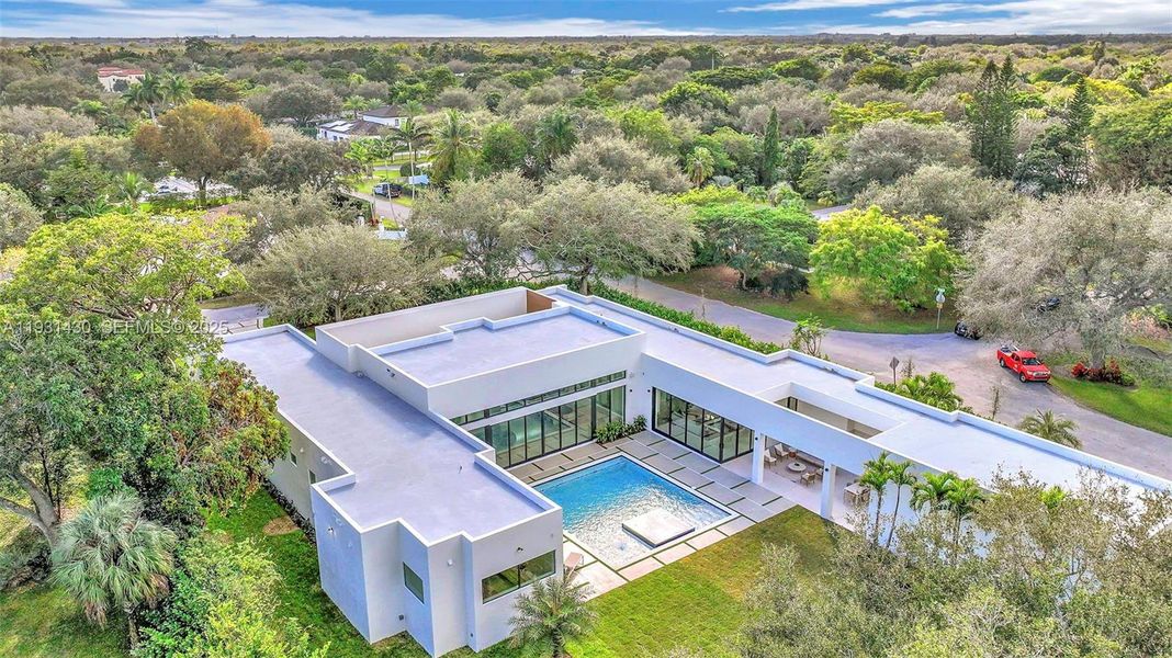 Community amenities in , Miami (Image 41).