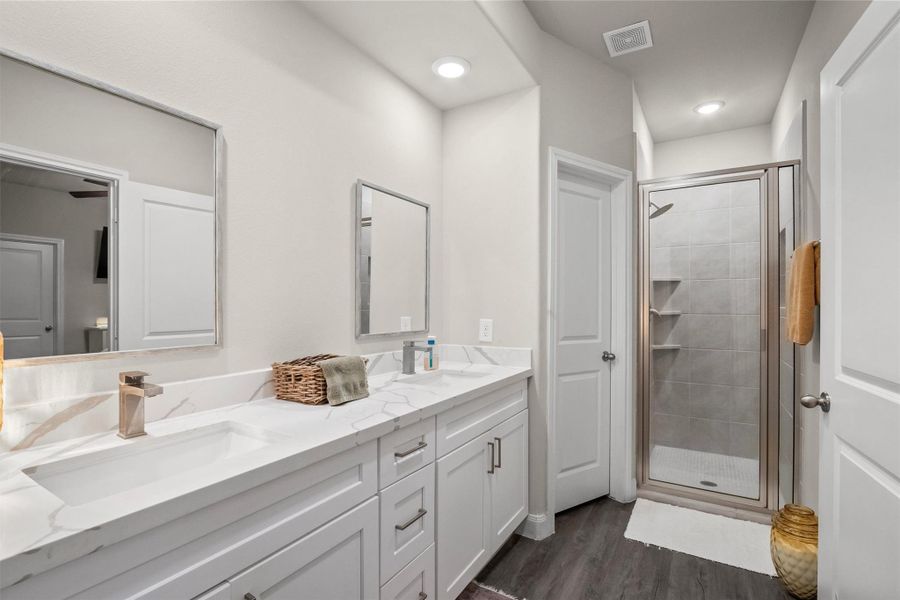 Furnished interior view inside a new home in , Conroe (Image 15).