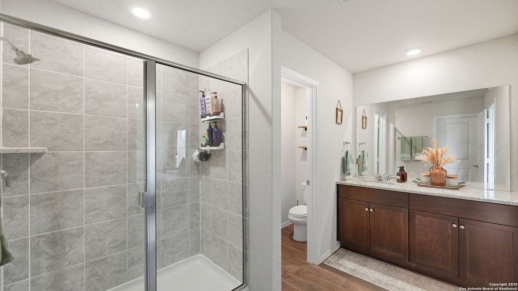 Furnished interior view inside a new home in , Floresville (Image 11).