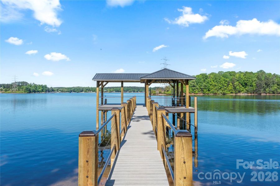 Brand new dock, endless Lake Norman views!