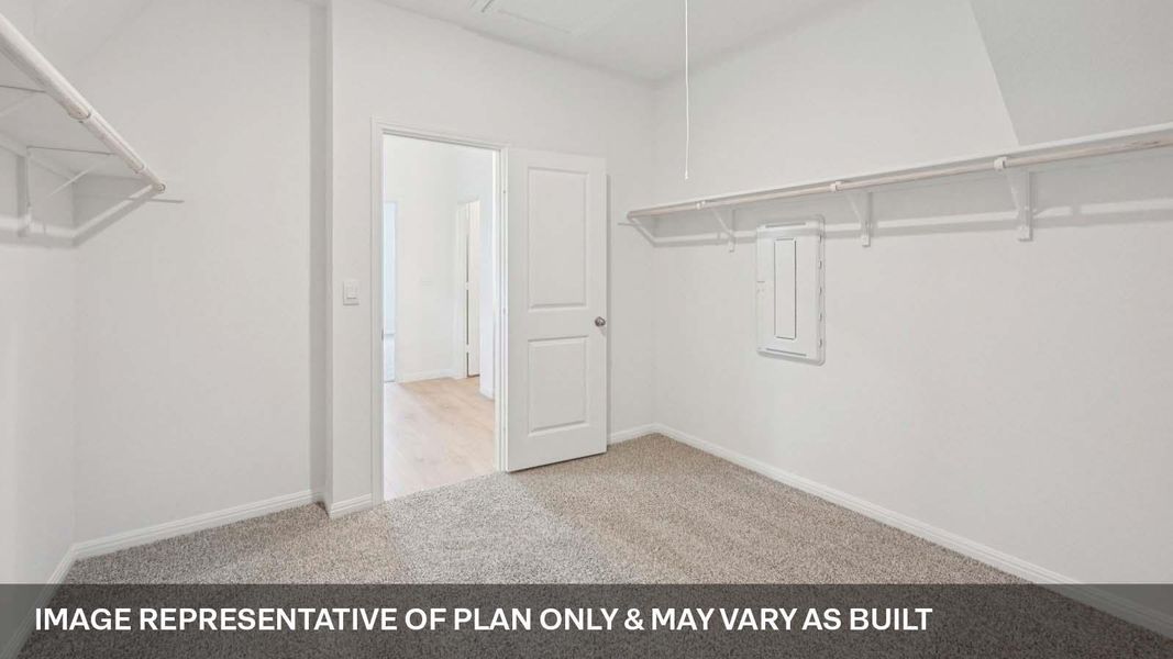 Spacious, unfurnished interior of a new home in Bar W Ranch, Leander (Image 24).