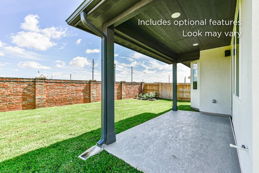 Exterior details and patio area of a home in Woodhavyn 40', Magnolia (Image 2).