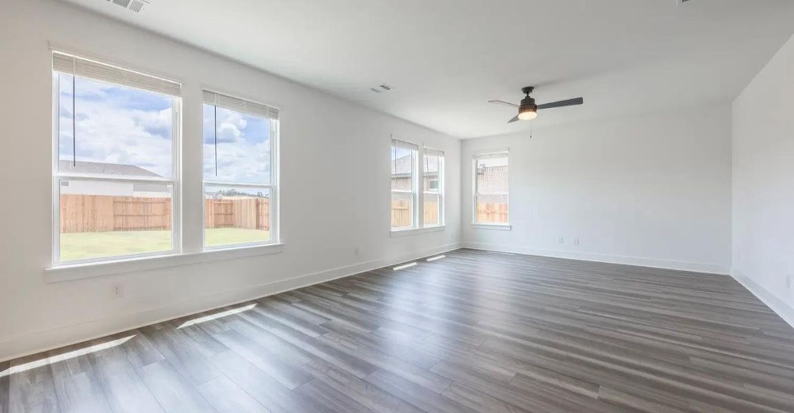 Spacious, unfurnished interior of a new home in , Kyle (Image 8).