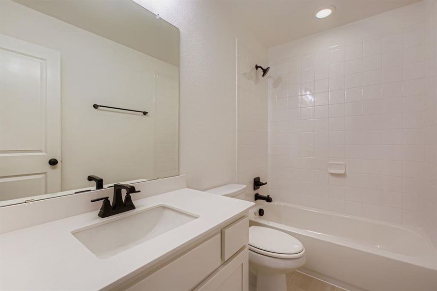 Furnished interior view inside a new home in Hillstead, Lavon (Image 11).