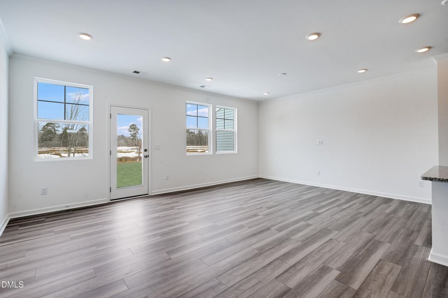 SUN_MyrtleMeadows_Pic_CarsonII-10