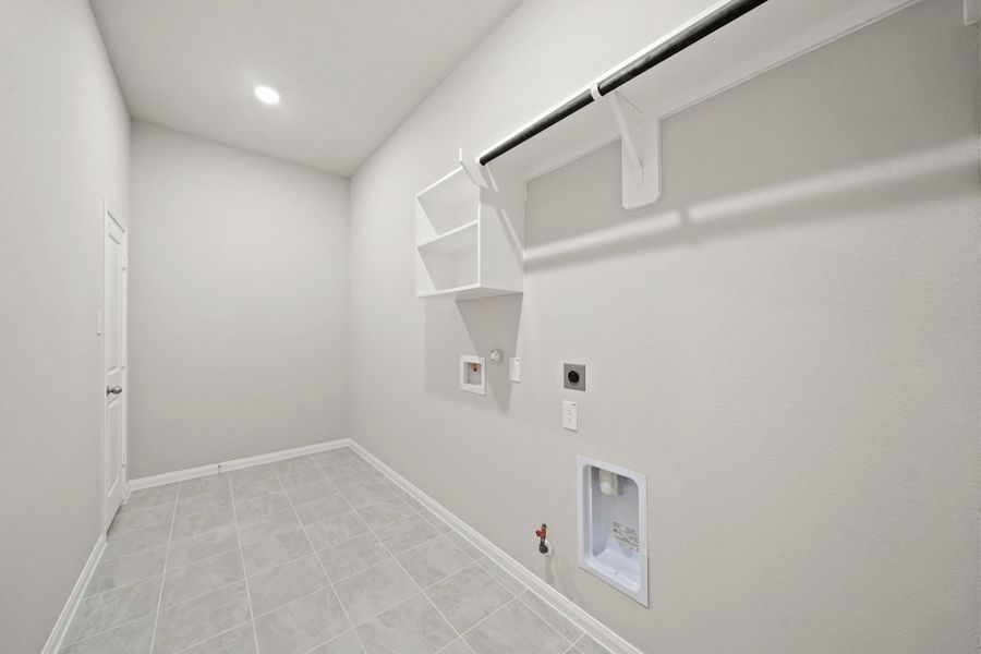 Spacious, unfurnished interior of a new home in Bridgeland 55', Cypress (Image 27).