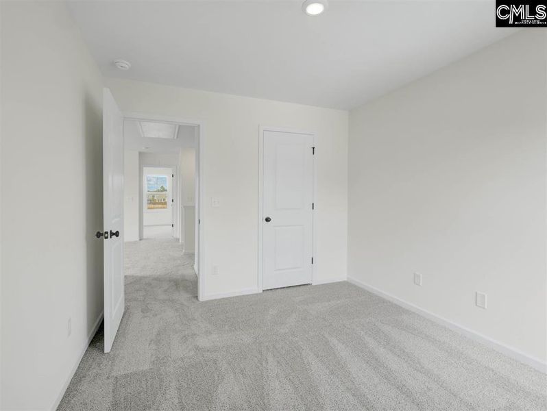 Spacious, unfurnished interior of a new home in Rolling Hills, Prosperity (Image 25).