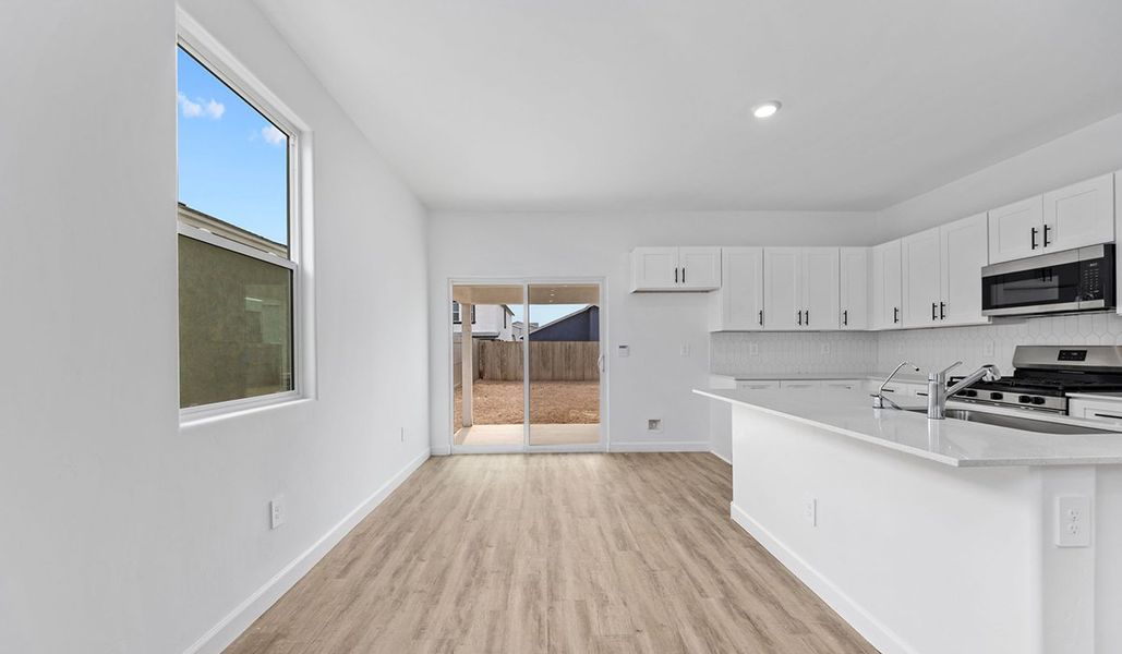 Image 34 representing the C30K - Kleindale by D.R. Horton in Hanson Ridge, Vail, AZ.
