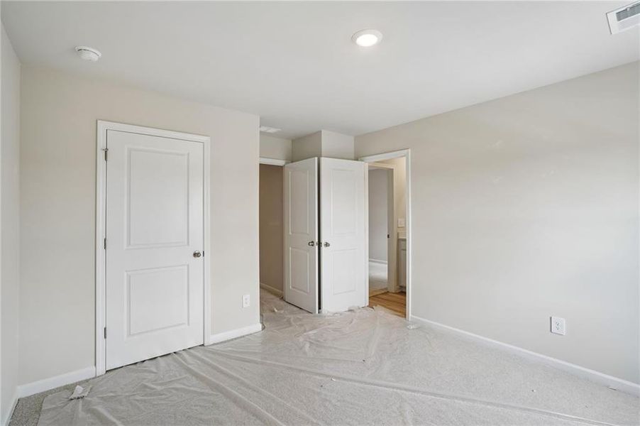 Spacious, unfurnished interior of a new home in Artisan Walk, Fairburn (Image 24).