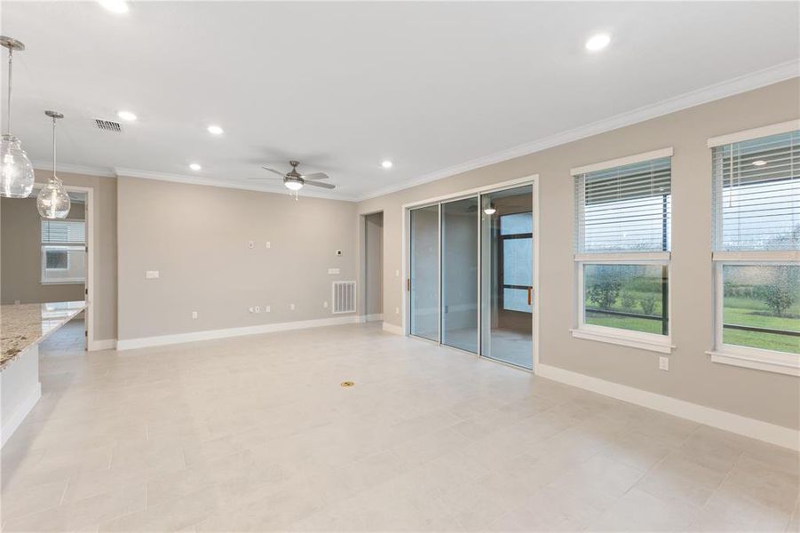 Spacious, unfurnished interior of a new home in , Ocala (Image 14).