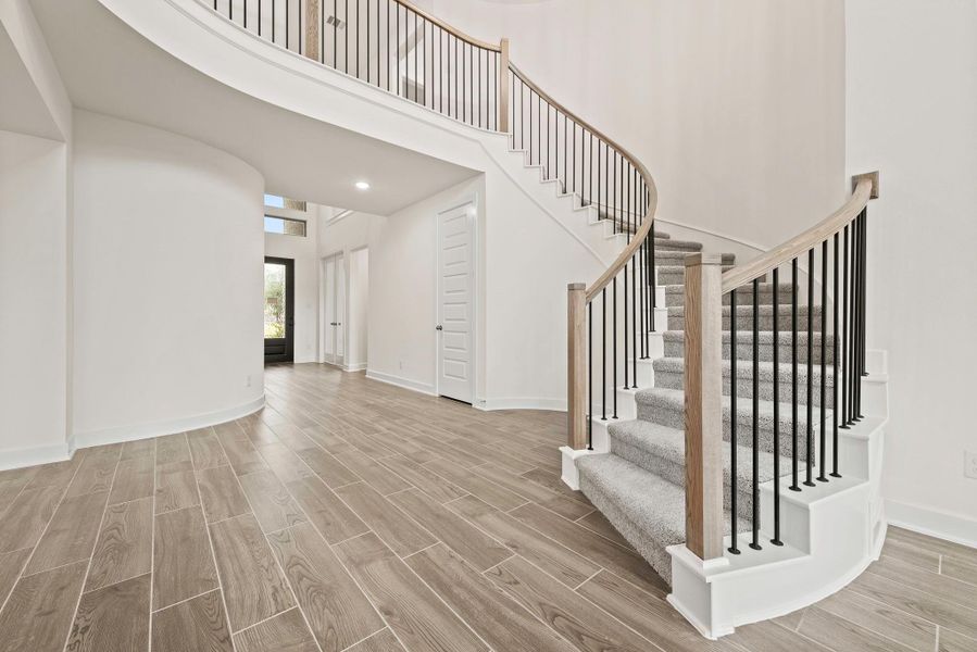 Representative image. Features, specifications, selections and colors may vary. Representative image. Features, specifications, selections and colors may vary.