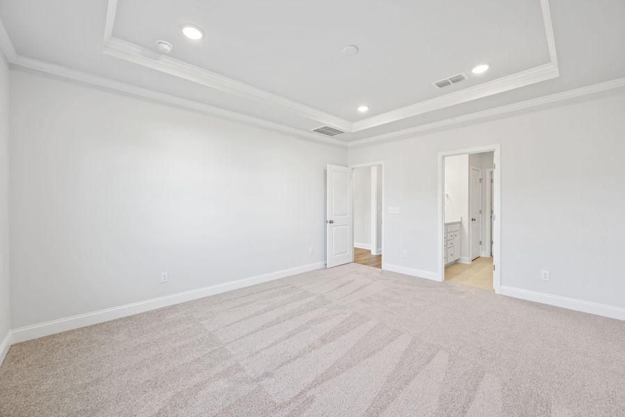 Spacious, unfurnished interior of a new home in Carriage Estates, Lexington (Image 47).