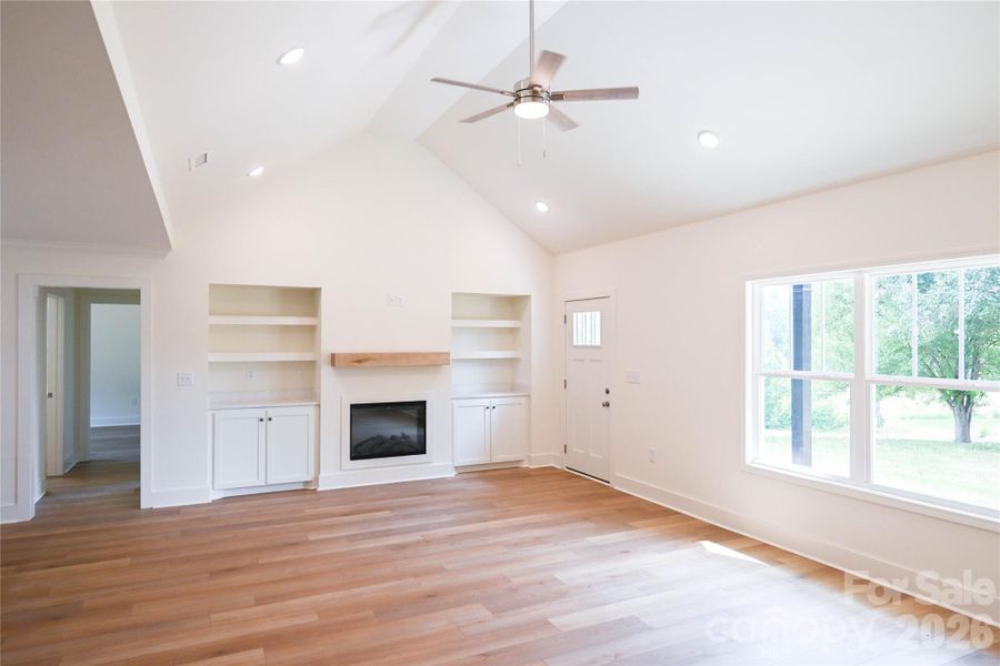 Spacious, unfurnished interior of a new home in , Clover (Image 13).