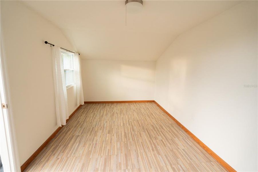 Spacious, unfurnished interior of a new home in , Bronson (Image 21).