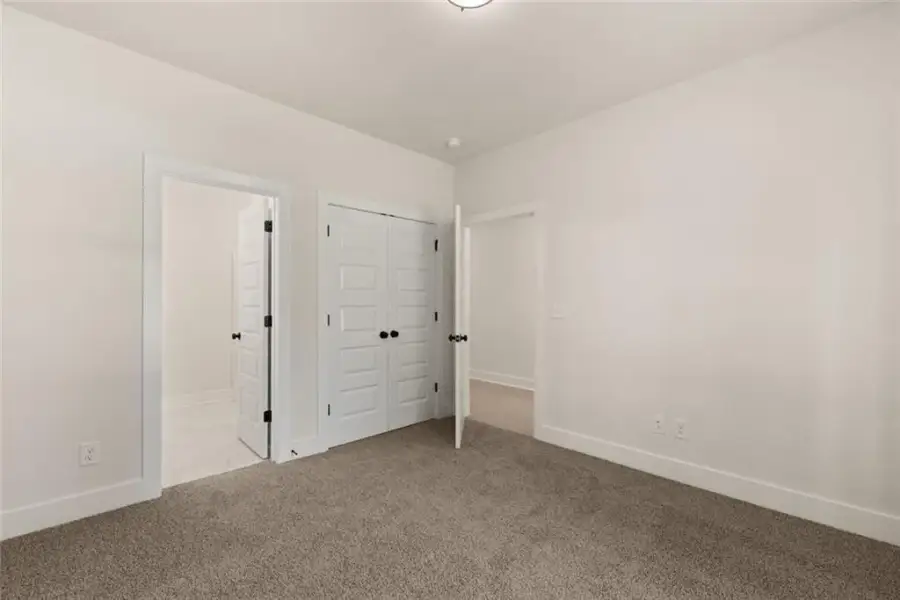 Spacious, unfurnished interior of a new home in , Flowery Branch (Image 36).