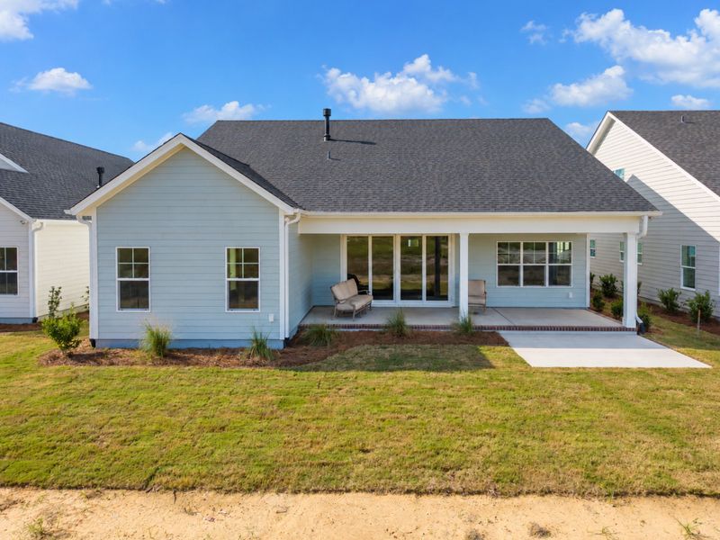 Exterior details and patio area of a home in Sidbury Landing, Wilmington (Image 33).