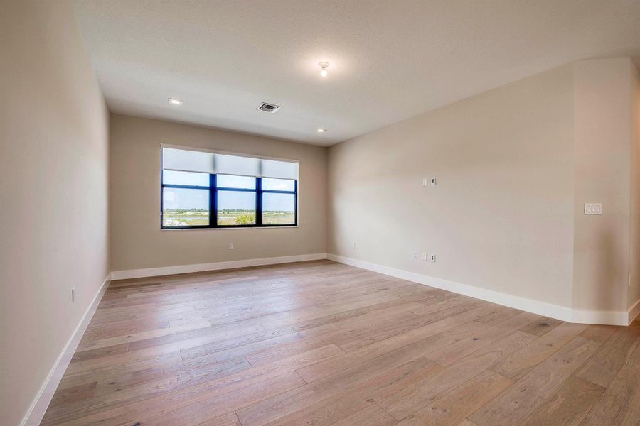 Spacious, unfurnished interior of a new home in Apex at Avenir, Palm Beach Gardens (Image 41). Spacious, unfurnished interior of a new home in Apex at Avenir, Palm Beach Gardens (Image 41).