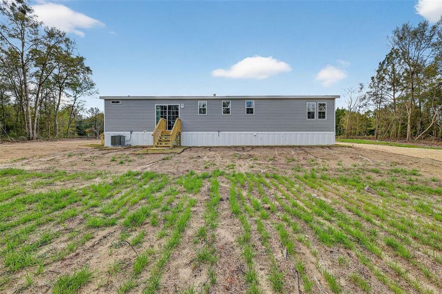 Exterior details and patio area of a home in , Ocala (Image 24).