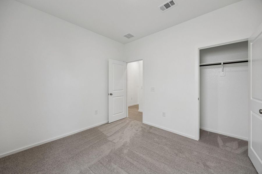 Spacious, unfurnished interior of a new home in Crosby Farms, Crosby (Image 17).
