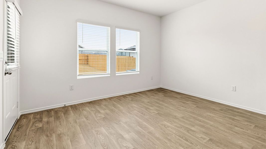 Spacious, unfurnished interior of a new home in Durango, Mustang Ridge (Image 19).