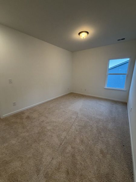 Spacious, unfurnished interior of a new home in Marlin Pointe, White House (Image 10).