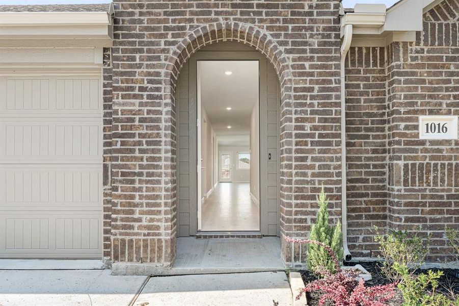 Exterior details and patio area of a home in Eagle Glen Elements, Alvarado (Image 20). Exterior details and patio area of a home in Eagle Glen Elements, Alvarado (Image 20).