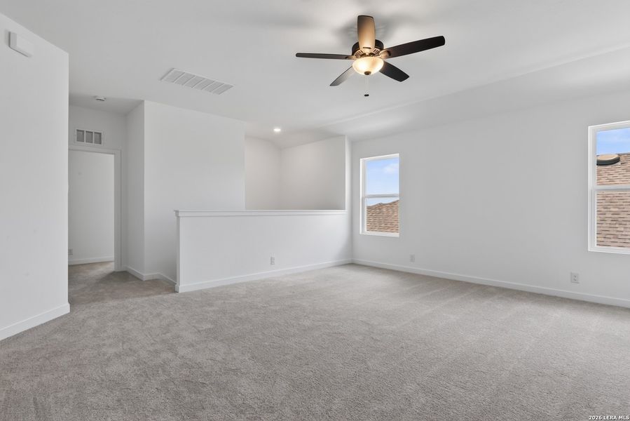 Spacious, unfurnished interior of a new home in Vista Ridge, Live Oak (Image 22).
