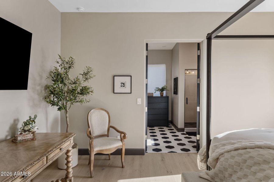 27-Primary Bedroom (2)